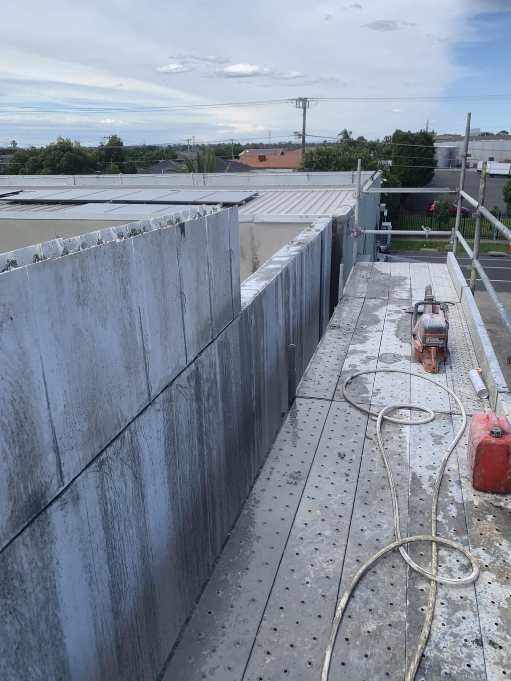 Diamond saw cutting precast concrete panels